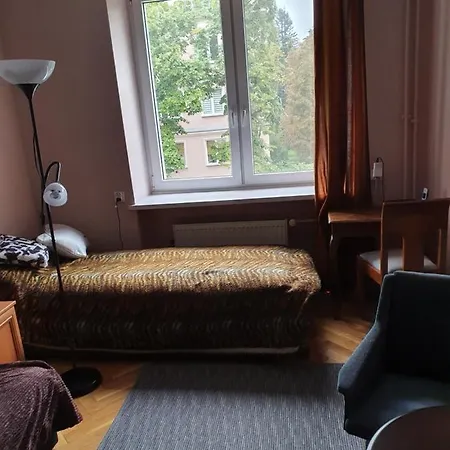 Lägenhet Stary Mokotow Blisko Metra Nie Ma Wynajmu Dlugoterminowego Najdluzszy To 2 Tygodnie *