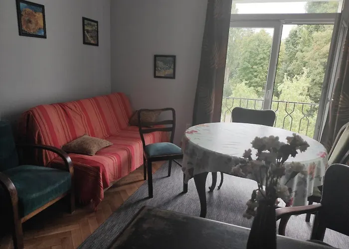 Apartament Stary Mokotów Blisko Metra Nie Ma Wynajmu Długoterminowego Najdłuższy To 2 Tygodnie *